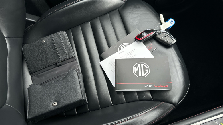 MG HS 1.5 T-GDI Trophy 5dr DCT Petrol Hatchback